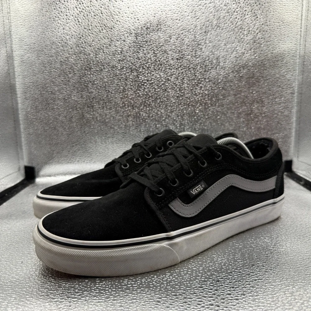Size 11.5 Vans Chukka Low Black Mens Lace-Up Skateboard Sneaker Shoes 721356